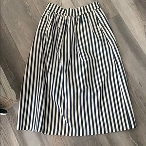 ⚡️1 DAY SALE ⚡️ Zara stripes skirt XS